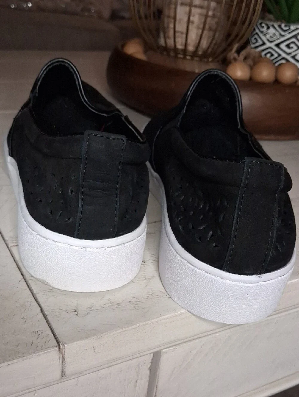 Vionic Splendid Midi Perfc Black Perforated Slip-On Sneaker Size 9